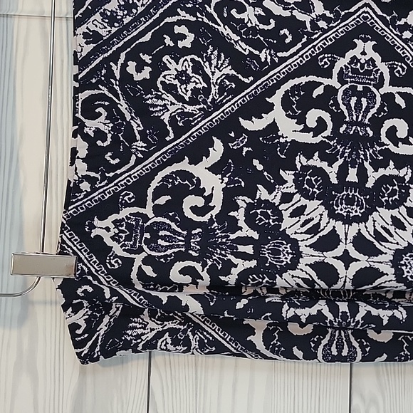 VENUS Black and Navy  Ornate Midi Skirt Womens Size L - Picture 2 of 7